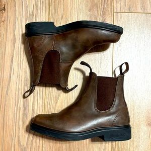 Women's Brown Chelsea Boots